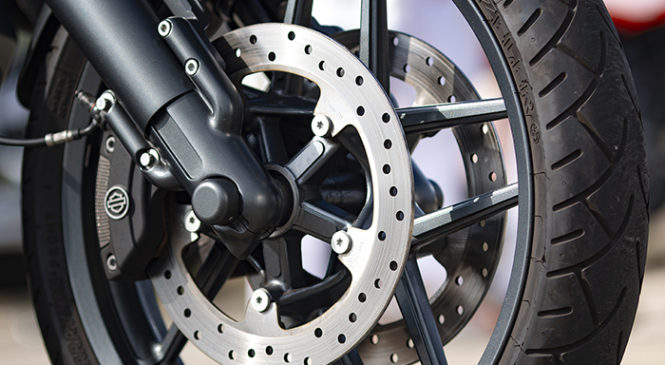 3 claves para elegir las pastillas de freno perfectas para tu moto