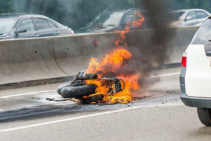 ¿Qué hacer si tu moto se incendia? Tips de Seguridad